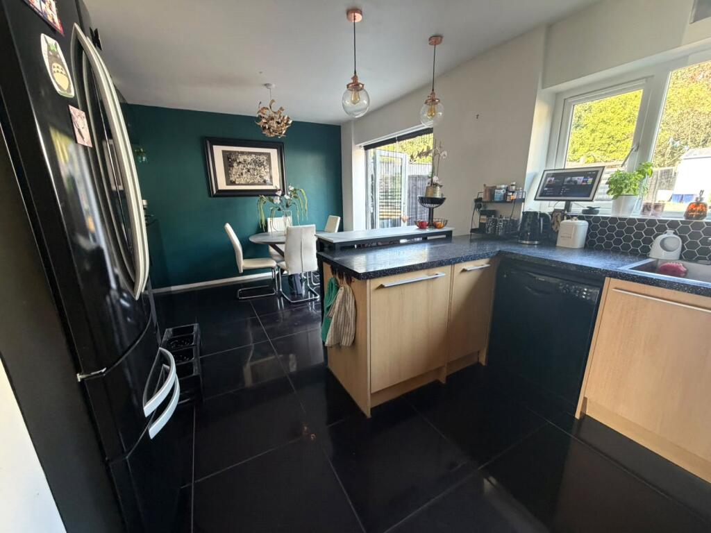 House in Gravesham, Springhead, Shears Green - View 4