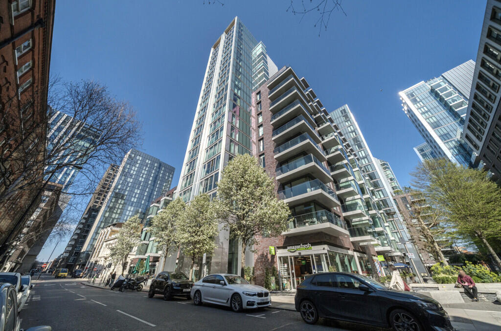 1-bed flat on Leman Street, London, E1, £635,000