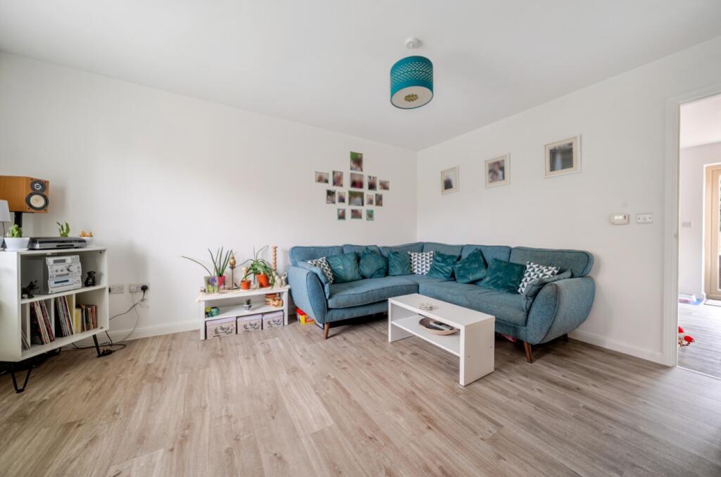 House in North Kesteven, Heighington - More