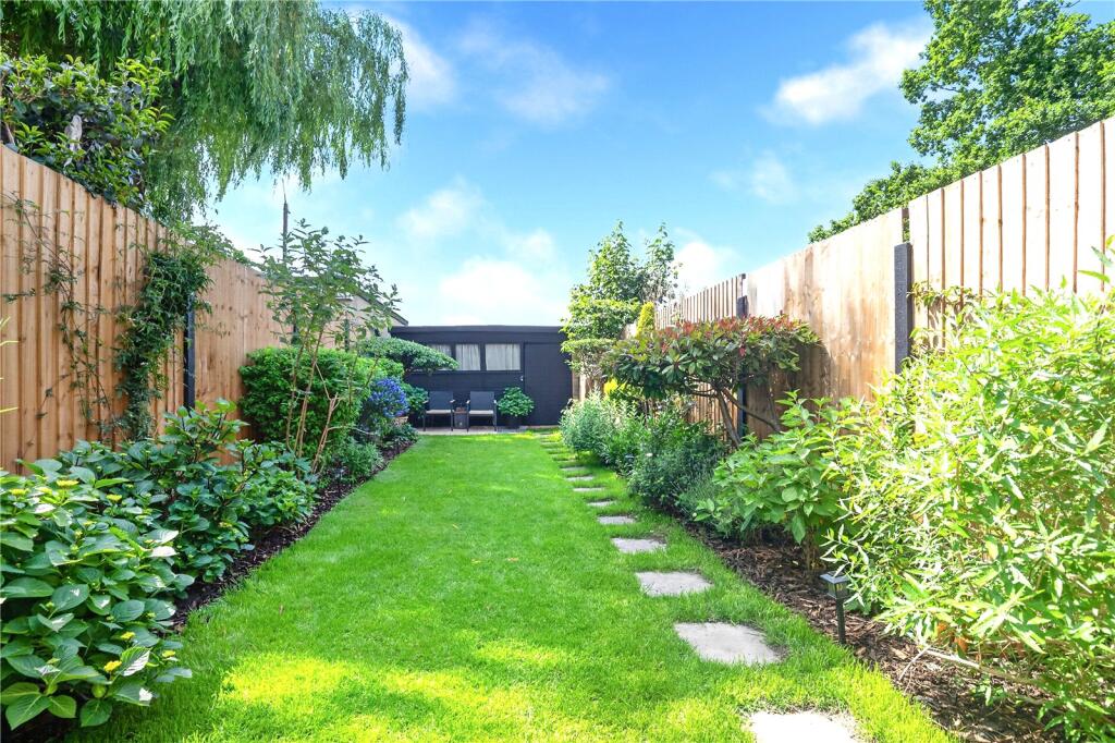 Apartment in London, Leyton - View 3