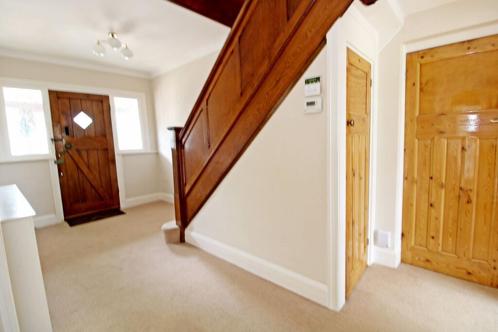 House in Bromley - More