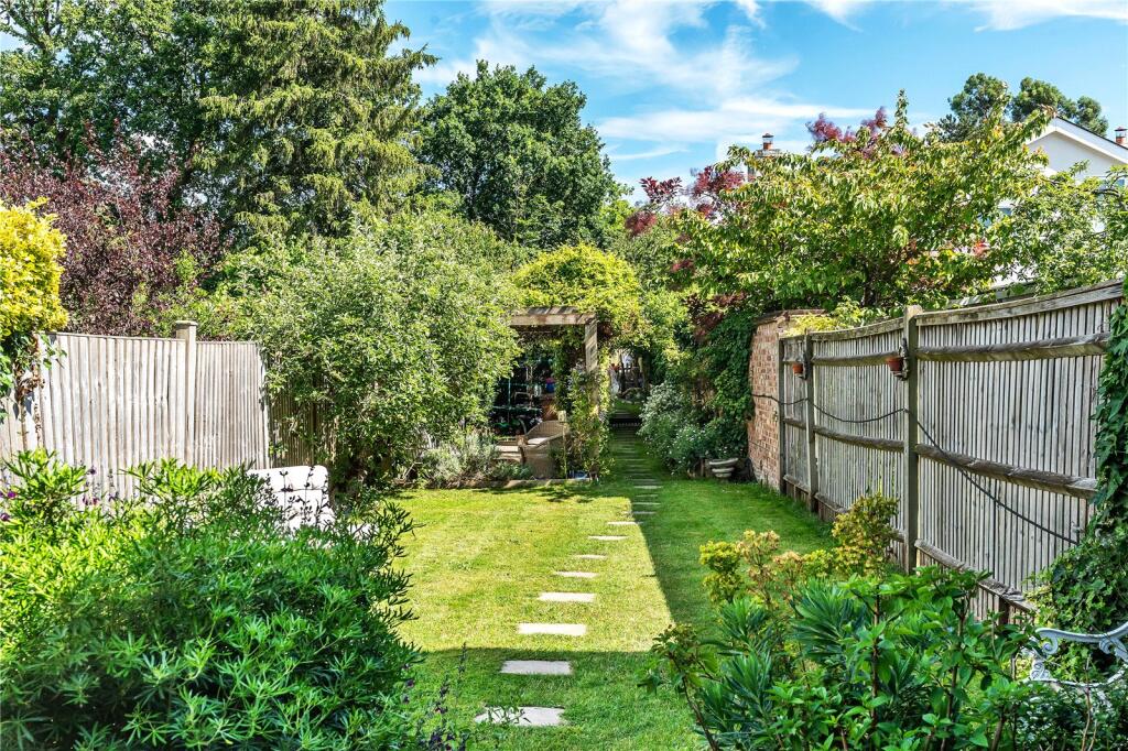 House in Reigate, South Park - View 4
