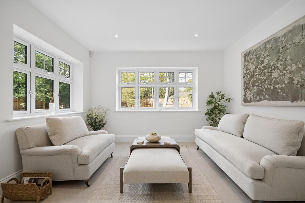 House in Sonning, Wokingham - More