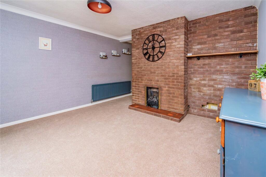Fieldhouse Drive, Muxton, Telford, Shropshire, TF2 photo 3