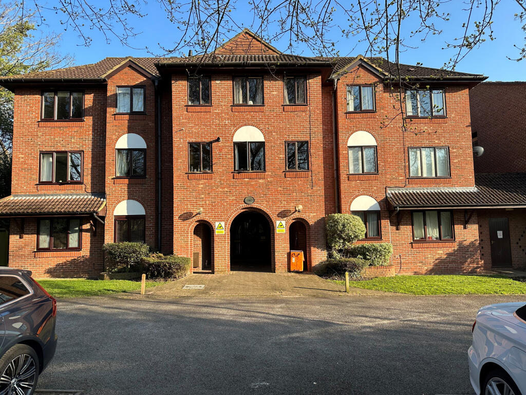Main image of property: LEATHERHEAD
