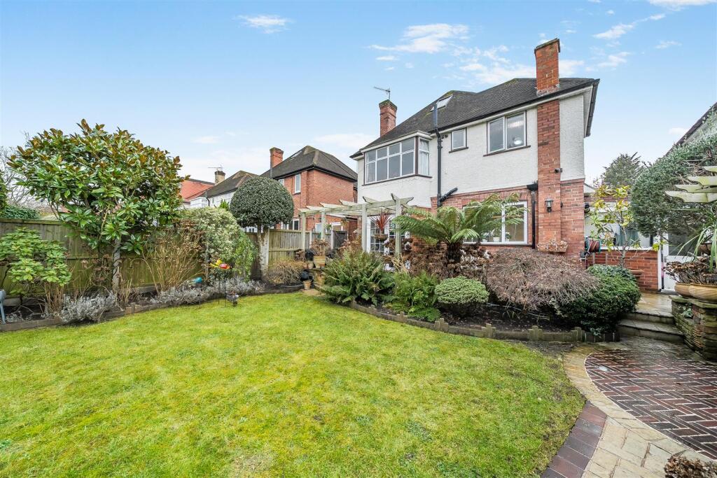 Hillmont Road, Esher image 3