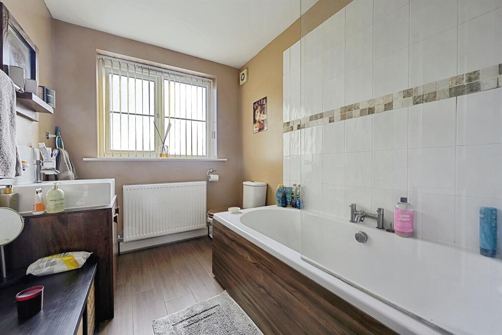 House in Calderdale, Illingworth - View 5