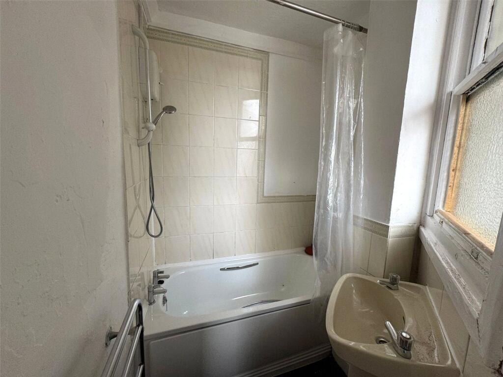 42, Park View Court photo 5