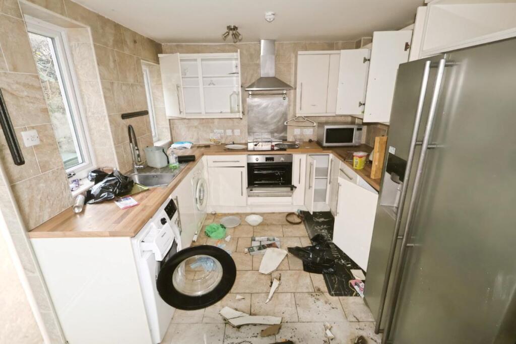 3 Bryn Hyfryd Top Road, Summerhill, LL11 4SU photo 2