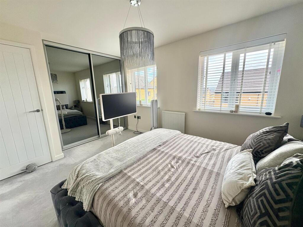 House in Huddersfield - View 5