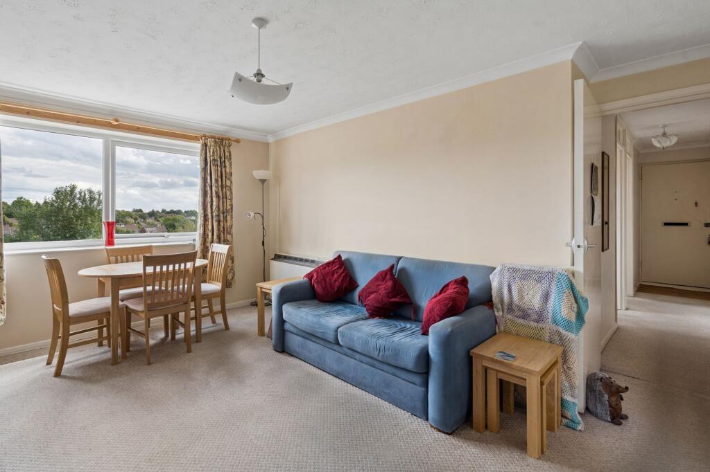 Apartment in Hemel Hempstead - View 4