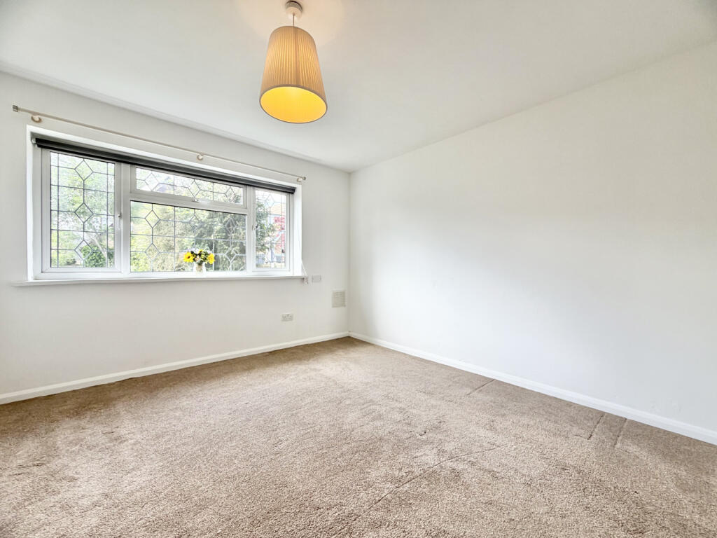 Newlands Drive, Stanley, Wakefield, West Yorkshire, WF3 photo 2