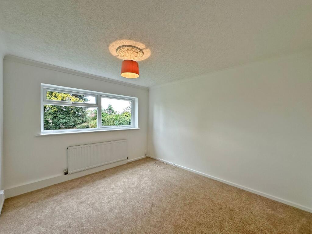 Apartment in Wolverhampton, Springhill - More