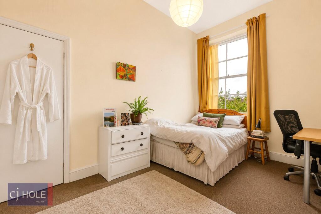 6 bedroom terraced house for rent