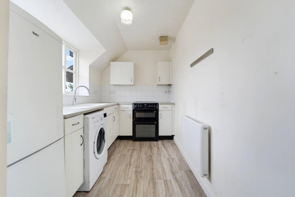 Apartment in Reading - View 5