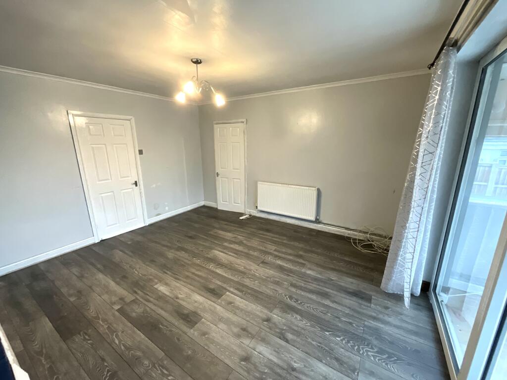 Central Drive, Alfreton, DE55 photo 3