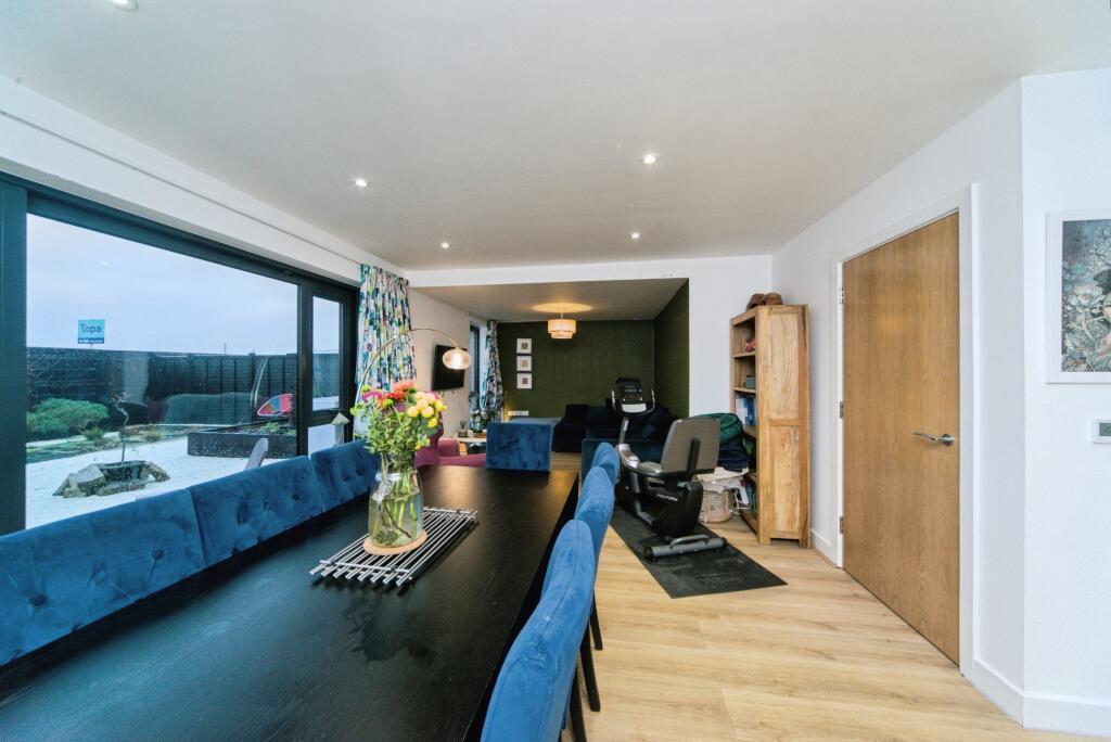 House in Eastbourne, East Sussex - View 4