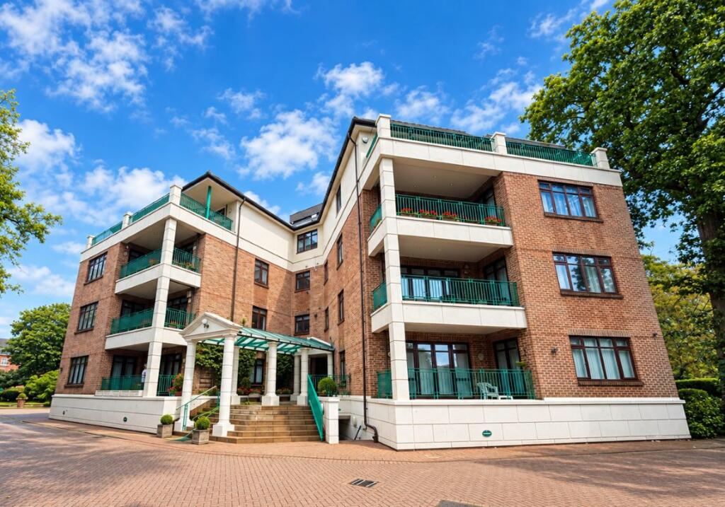 Main image of property: Flat 11 Hartsbourne Park, 180 High Road, Bushey Heath, Bushey, Hertfordshire, WD23 1SD