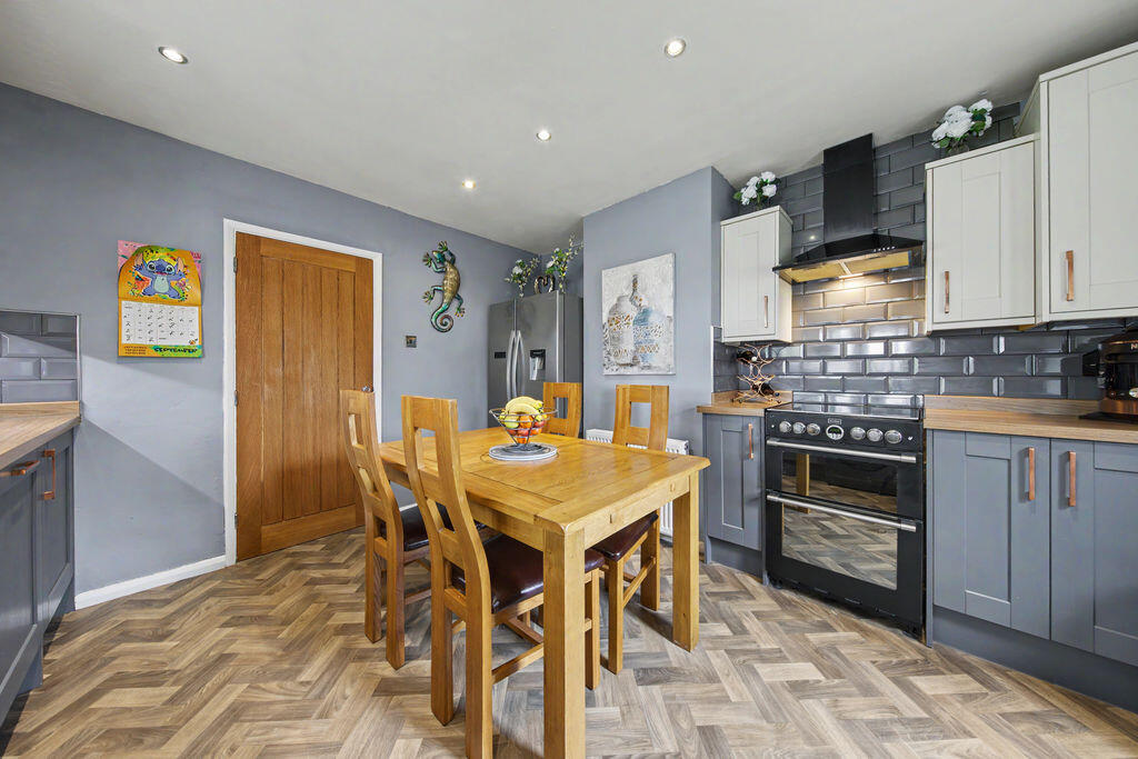House in Chesterfield, Derbyshire - More