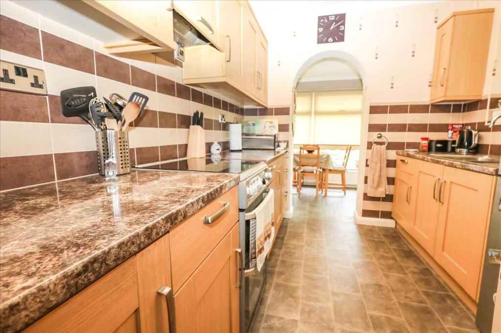 Elmshott Lane, Cippenham photo 4