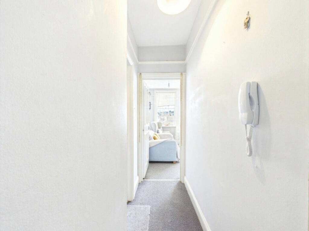 Apartment in Hove, Brunswick - View 4