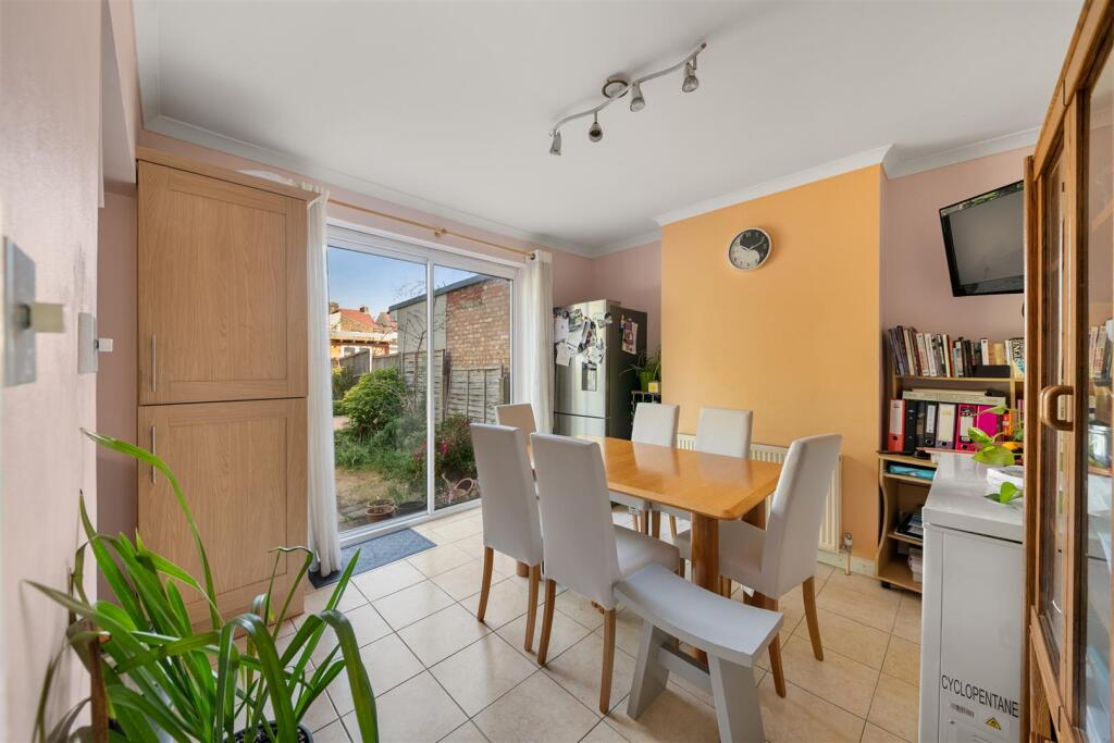 House in London, Hounslow West - View 3