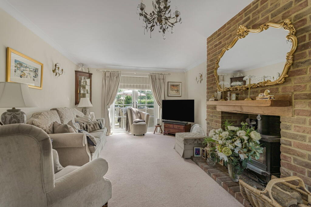 House in Cheltenham, Warden Hill, Leckhampton - More