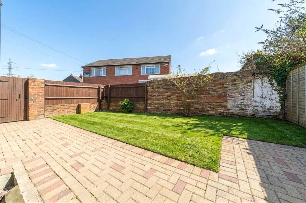 House in Southall - View 5