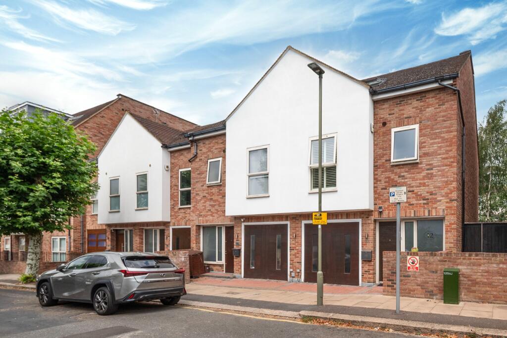 Main image of property: Wentworth Road, Golders Green, NW11 0RX