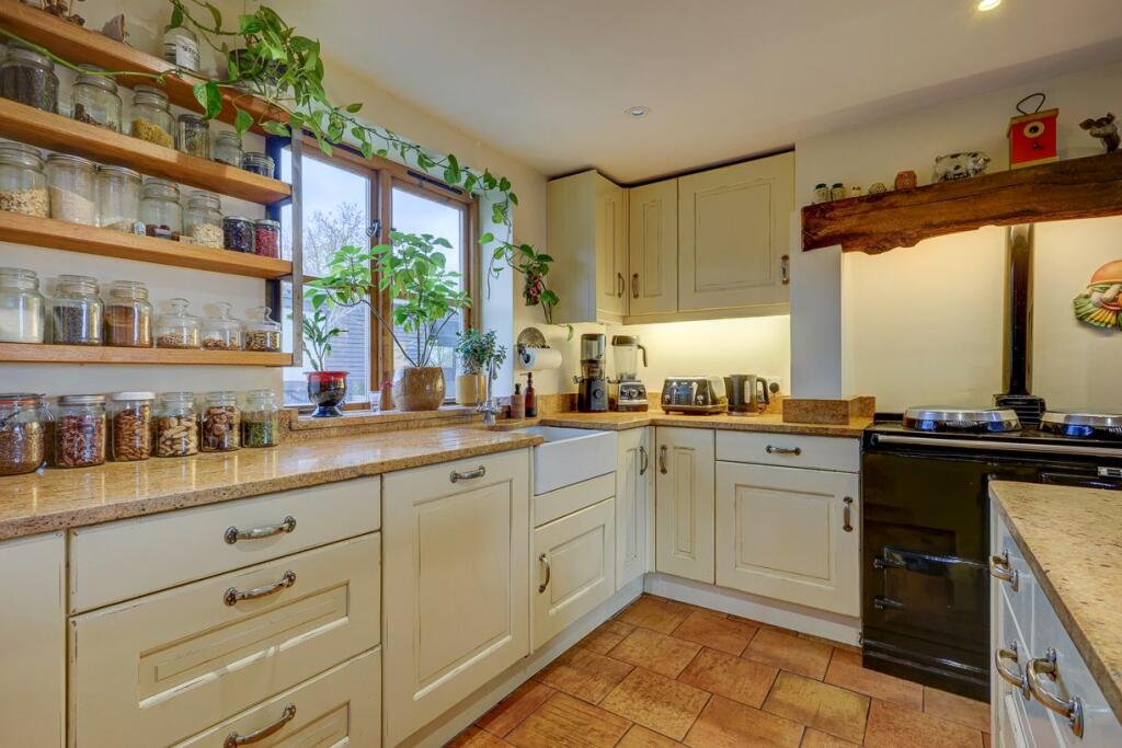 House in Epping Forest, Theydon Bois - View 5