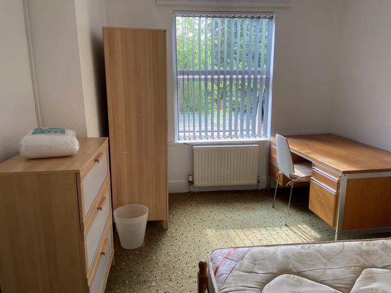 6 bedroom terraced house for rent