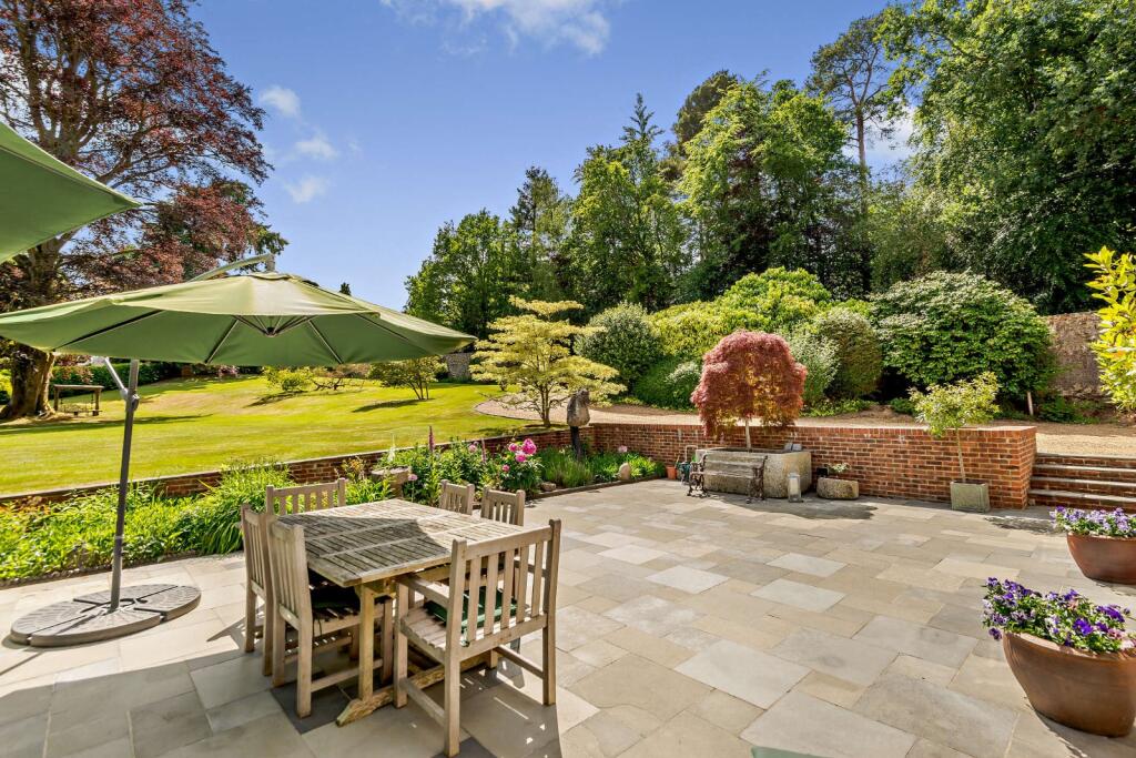 House in Guildford - View 4