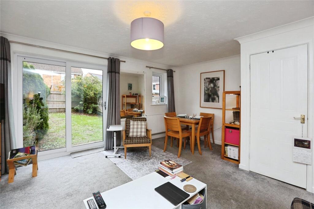 House in Southampton, Hightown - More
