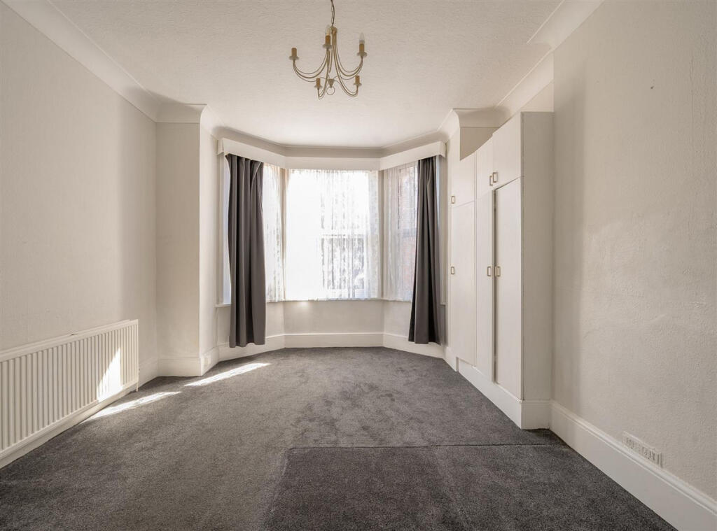 House in London, Willesden Green, Dollis Hill - View 3