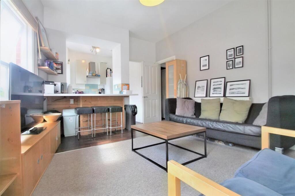 Apartment in Birmingham, Harborne - View 2
