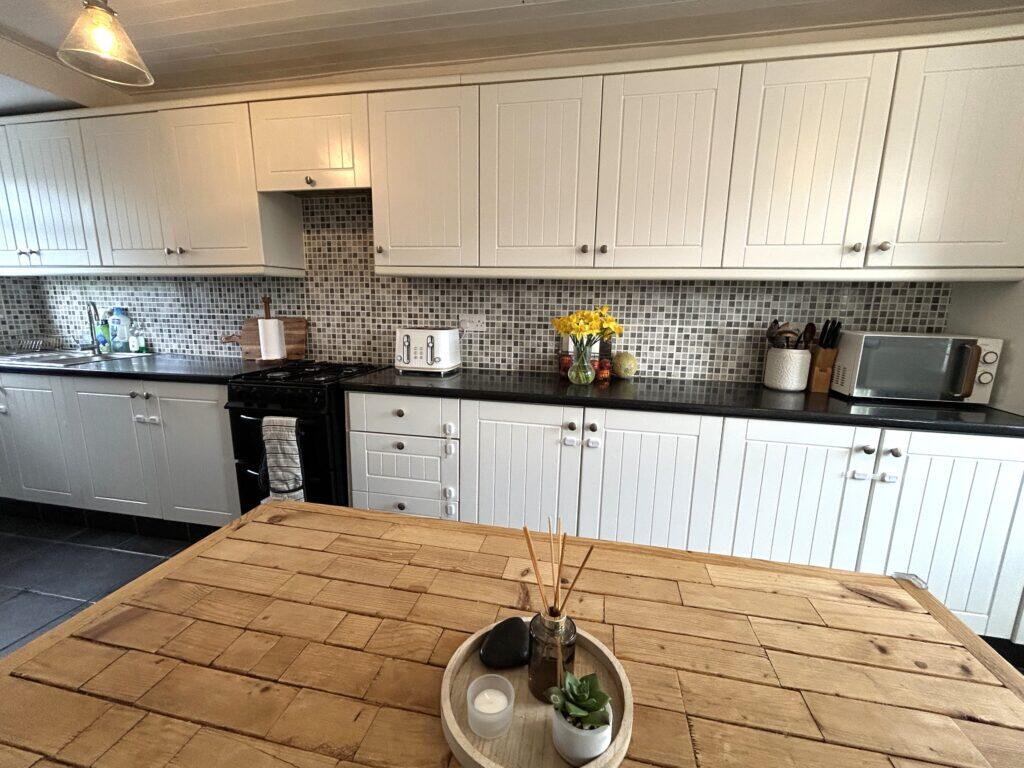 Nettleton Road, Mirfield, WF14 9AP photo 3