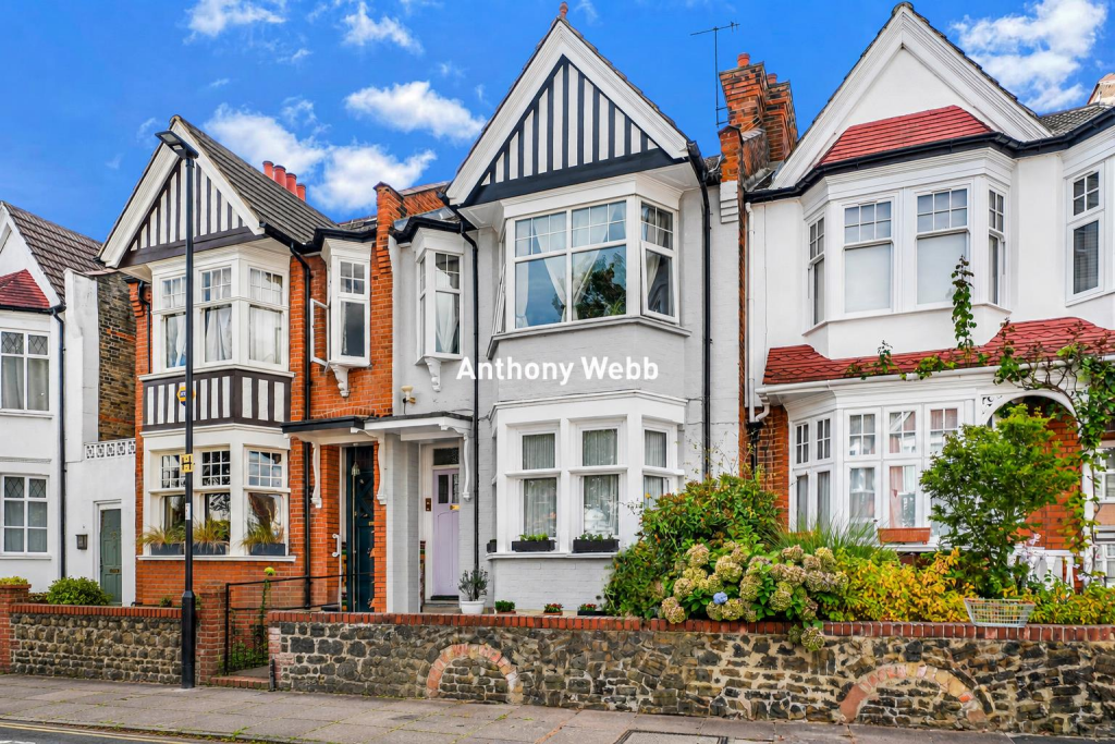 Main image of property: Kingsley Road, Palmers Green, N13