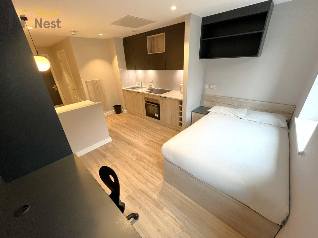 Main image of property: Social studio plus midfloor, Briggate Studios,  Leeds, LS1 6AA