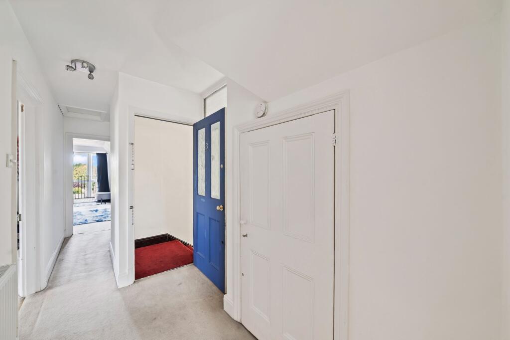 Apartment in Kingston upon Thames - More