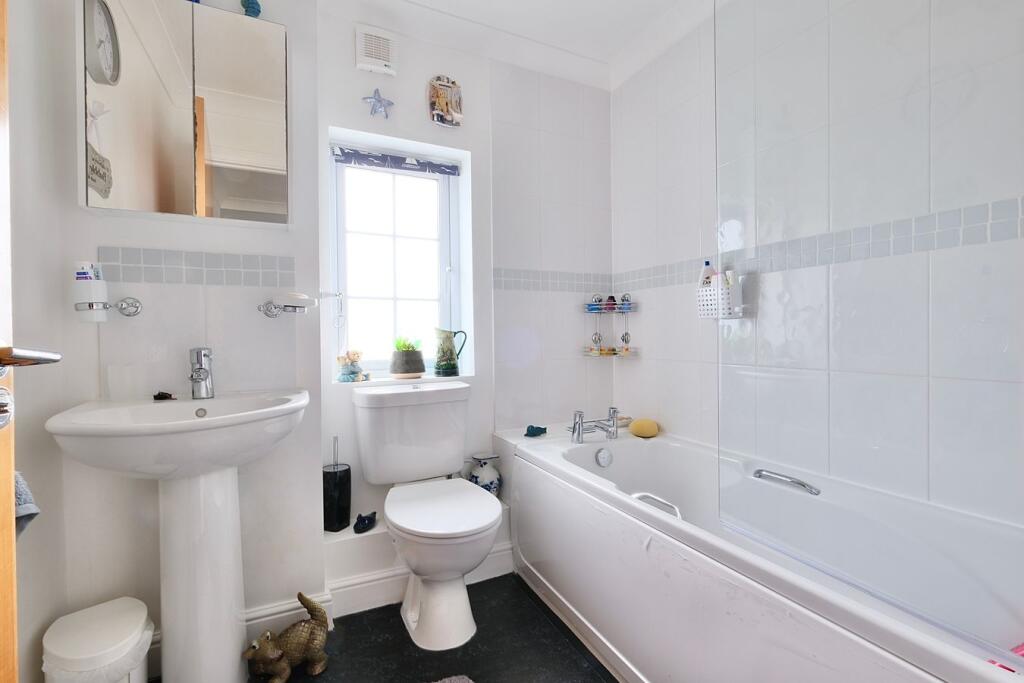 House in St Neots, Eaton Socon - More