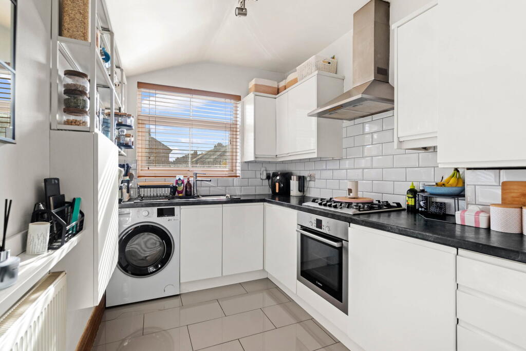 Apartment in Worcester, Worcestershire - View 5
