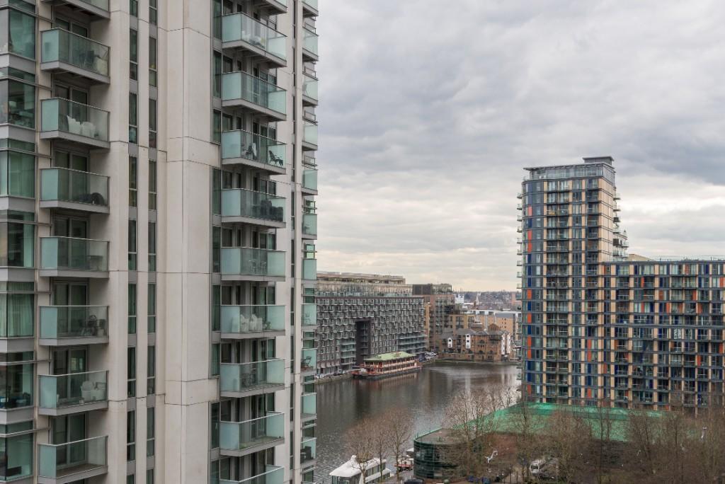 Main image of property: Pan Peninsula Square, Tower Hamlets, London