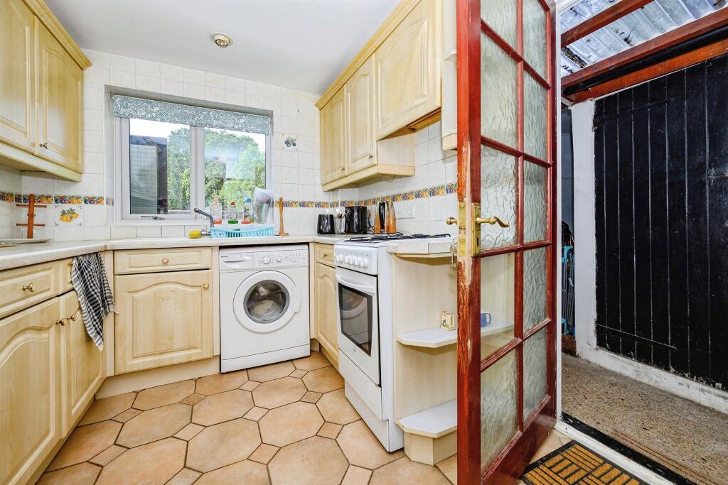 House in Hemel Hempstead - More