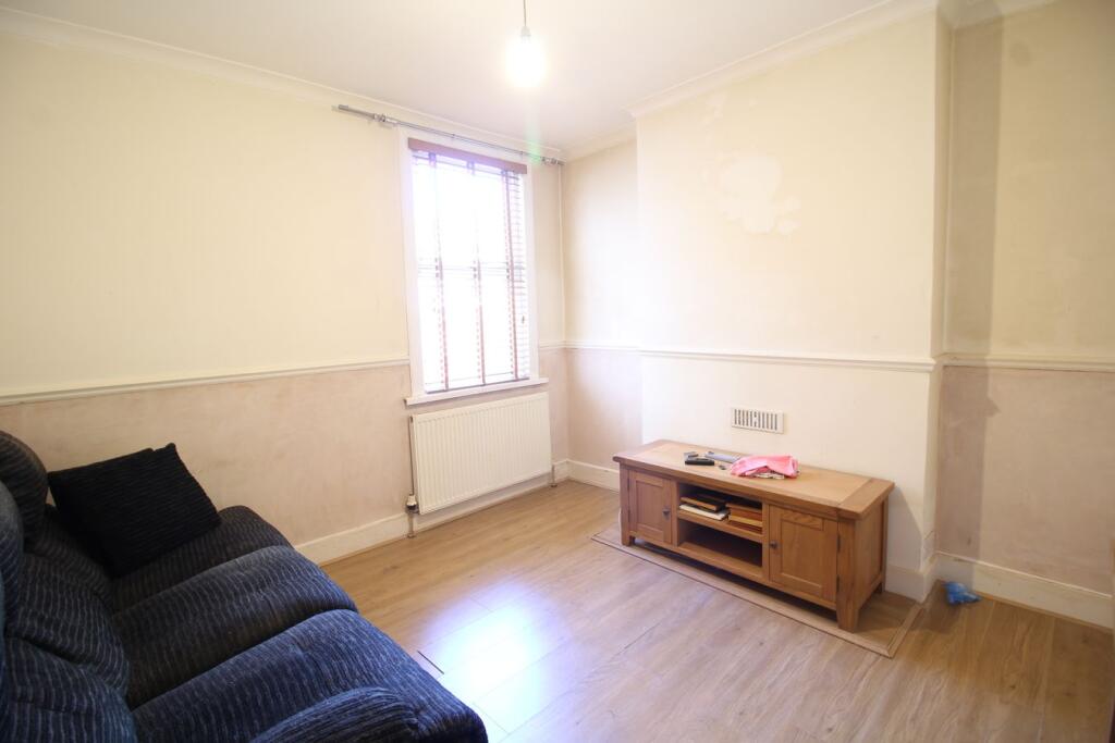 House in Croydon - View 5