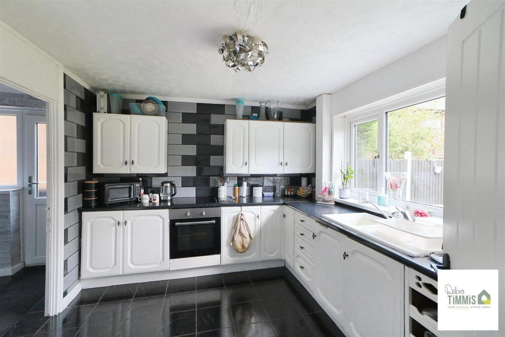 Crestway Road, Baddeley Green, Stoke-On-Trent photo 3