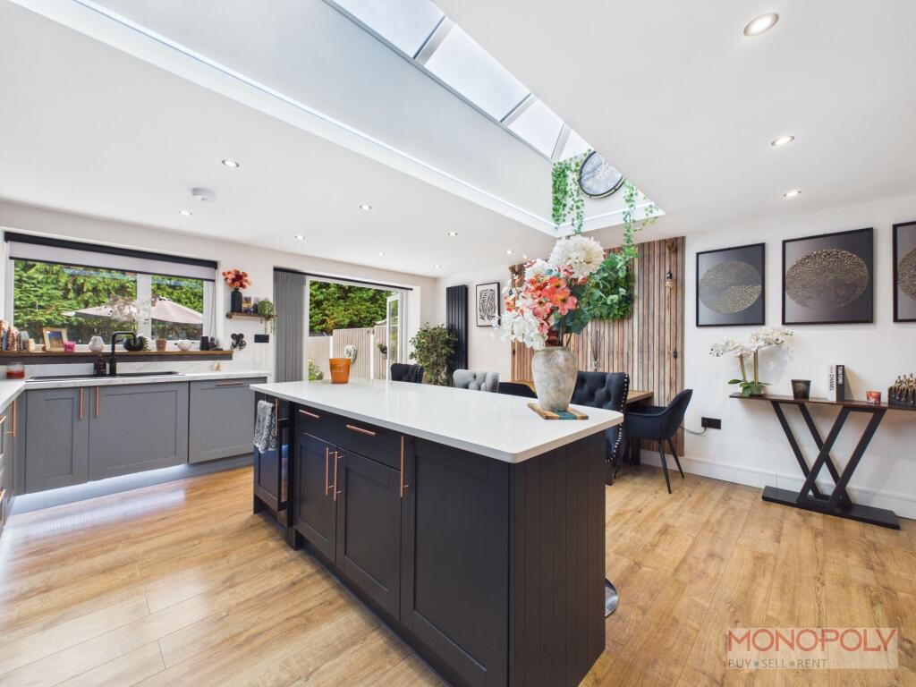 House in Wrexham, Maesydre, Acton - View 3