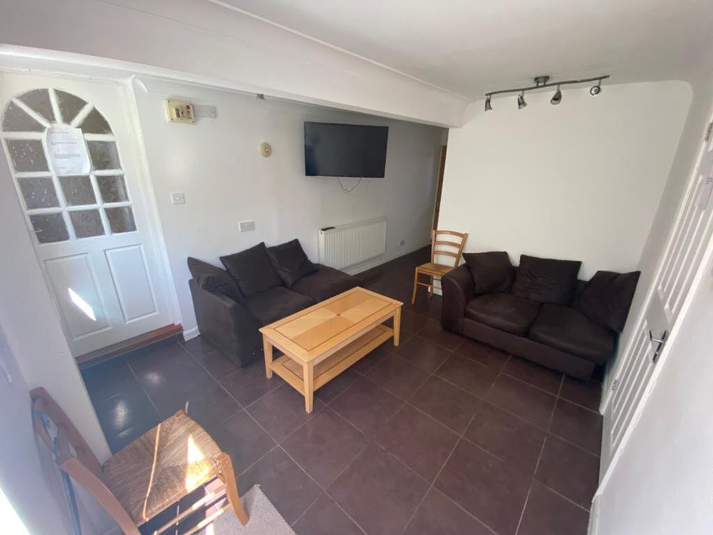 House in Guildford - View 5