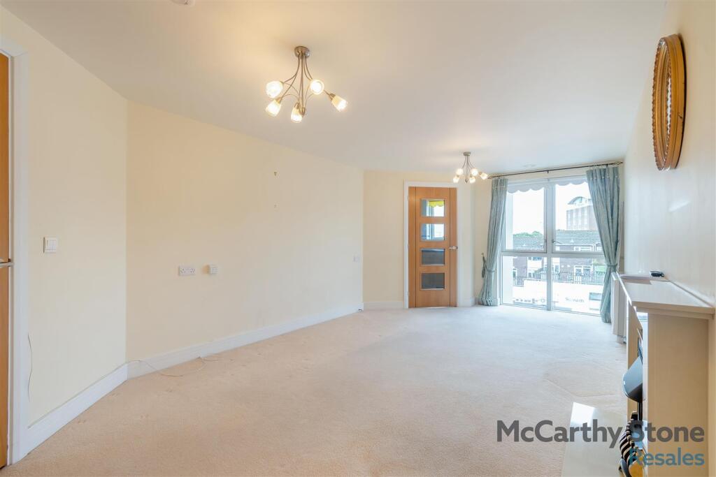 35 Wilton Court, Southbank Road, Kenilworth photo 2
