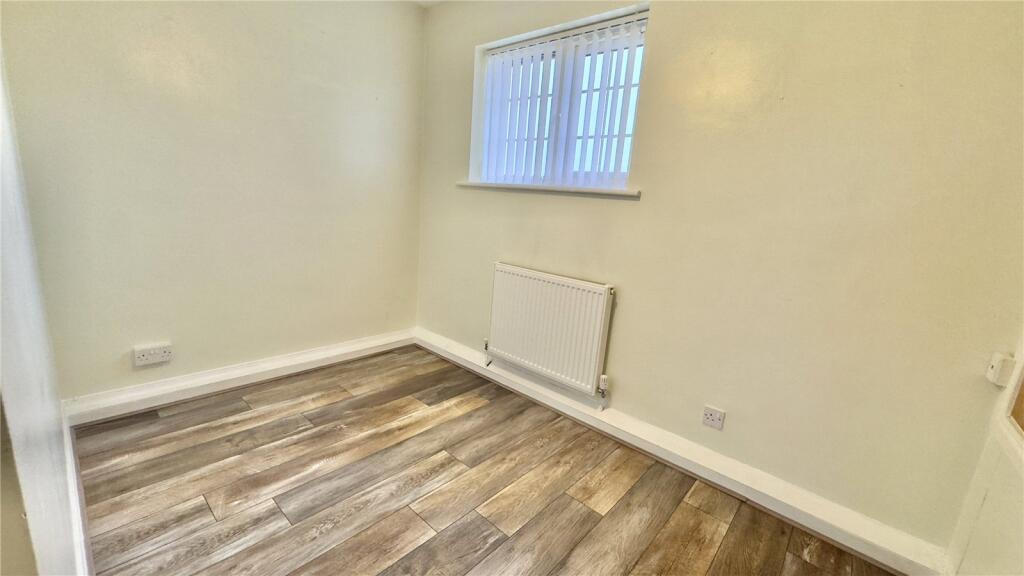 Apartment in Moreton, Liverpool City Region - View 5