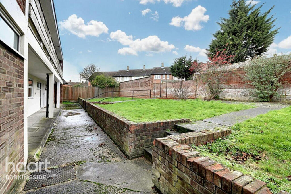 Main image of property: Lowe Close, Chigwell